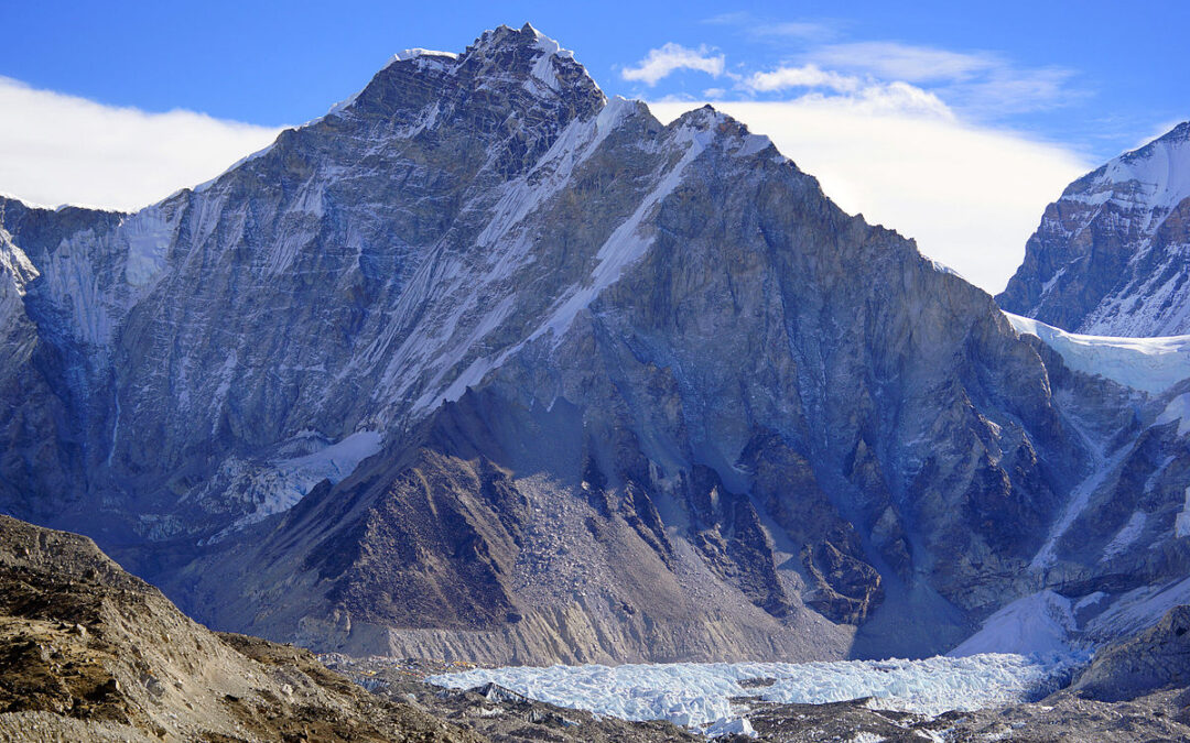 The Risky zone of Himalayas In Nepal For Trekkers