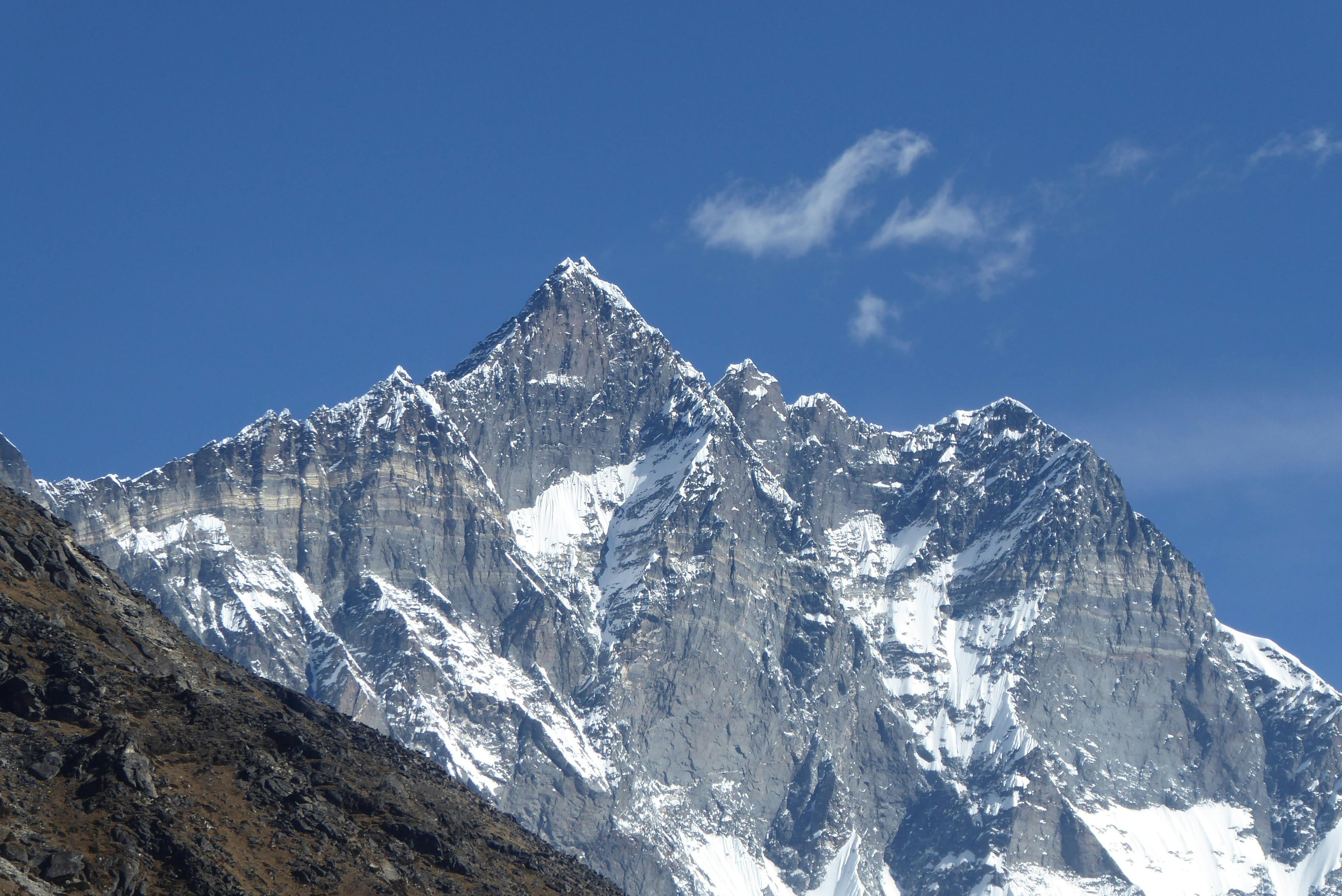 lhotse expedition is one of the most beautiful climbs