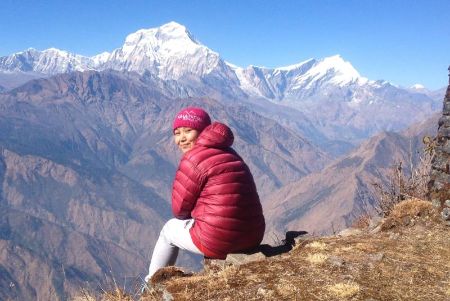 solo female trekking in nepal allows opportunities for female trek guides