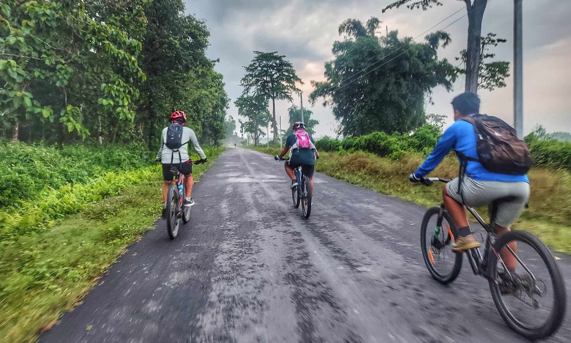 there are plenty of new and exciting cycling routes in nepal