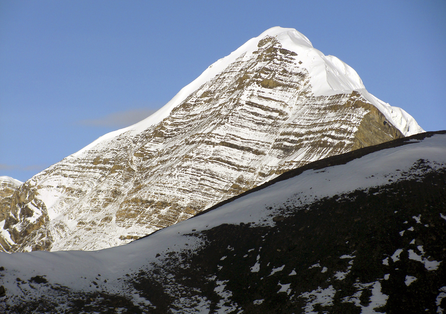 amotsang himal climb takes place at 6393m