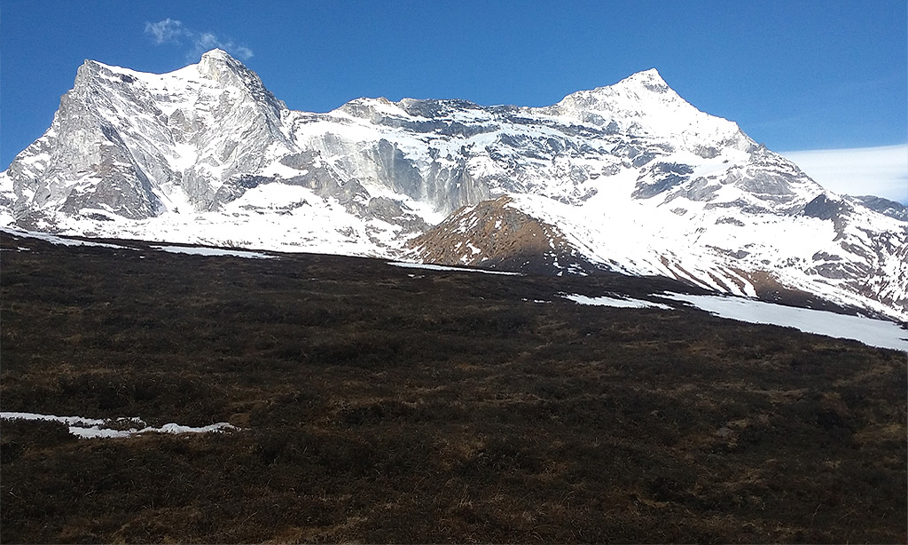 kongde ri himal climb takes place at 6187m