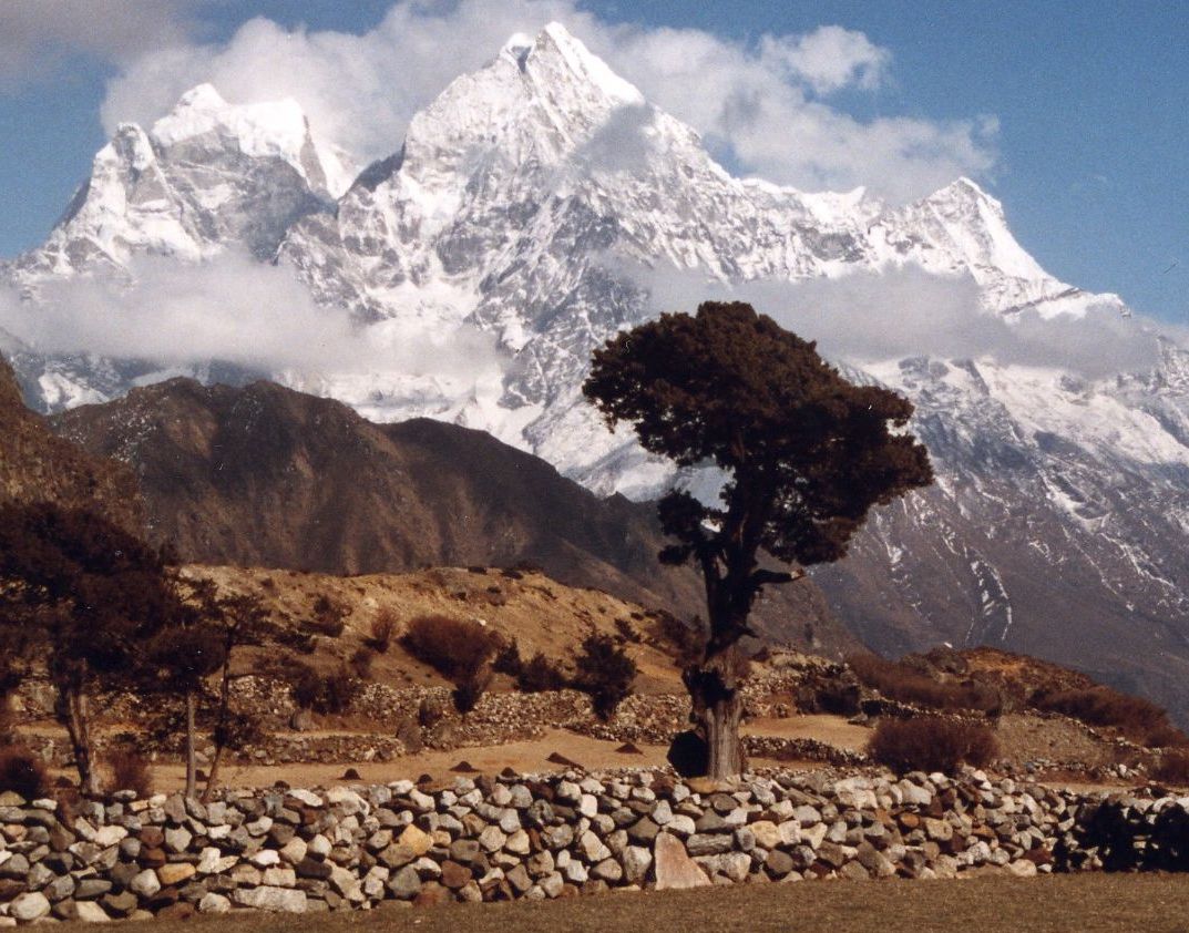 kangtega peak expedition takes place at Khumbu region