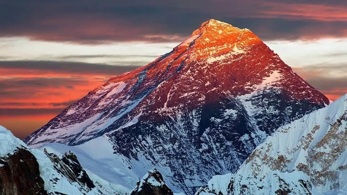 mount everest is one of the most sacred mountain in the world