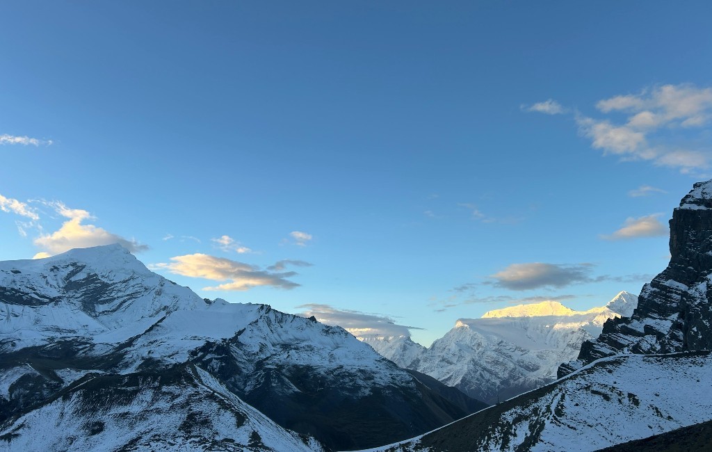 proper trekking acclimatization starts from 2500m