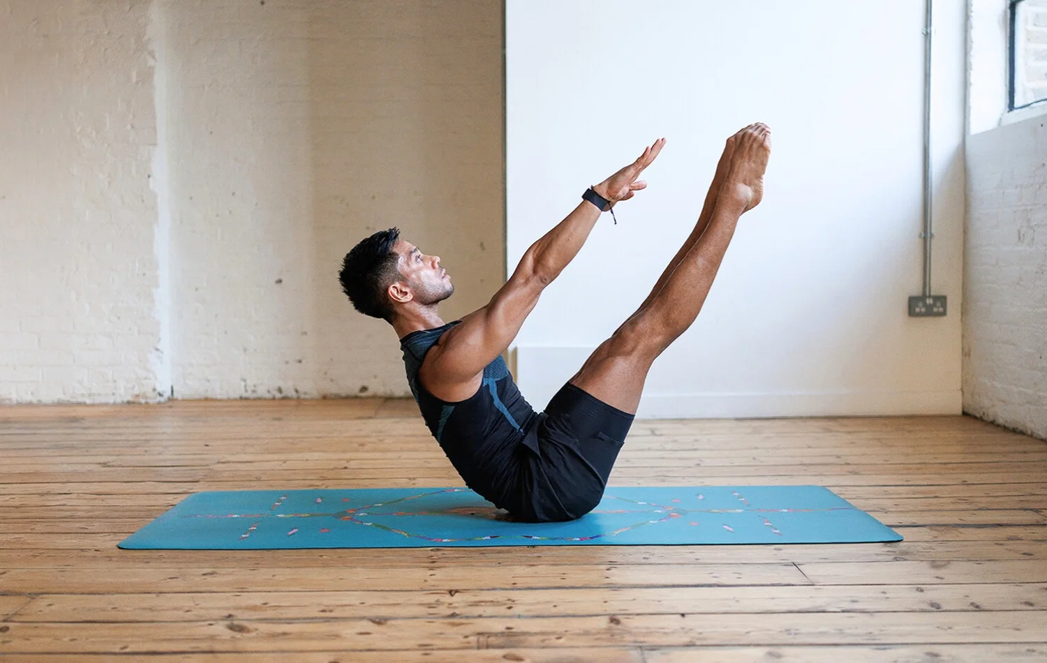 experienced yoga teacher helps you to get the best results