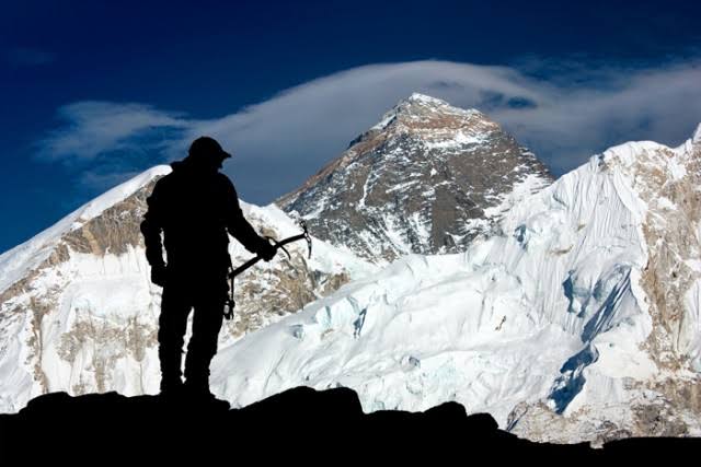 it takes 2 weeks to complete everest base camp trek