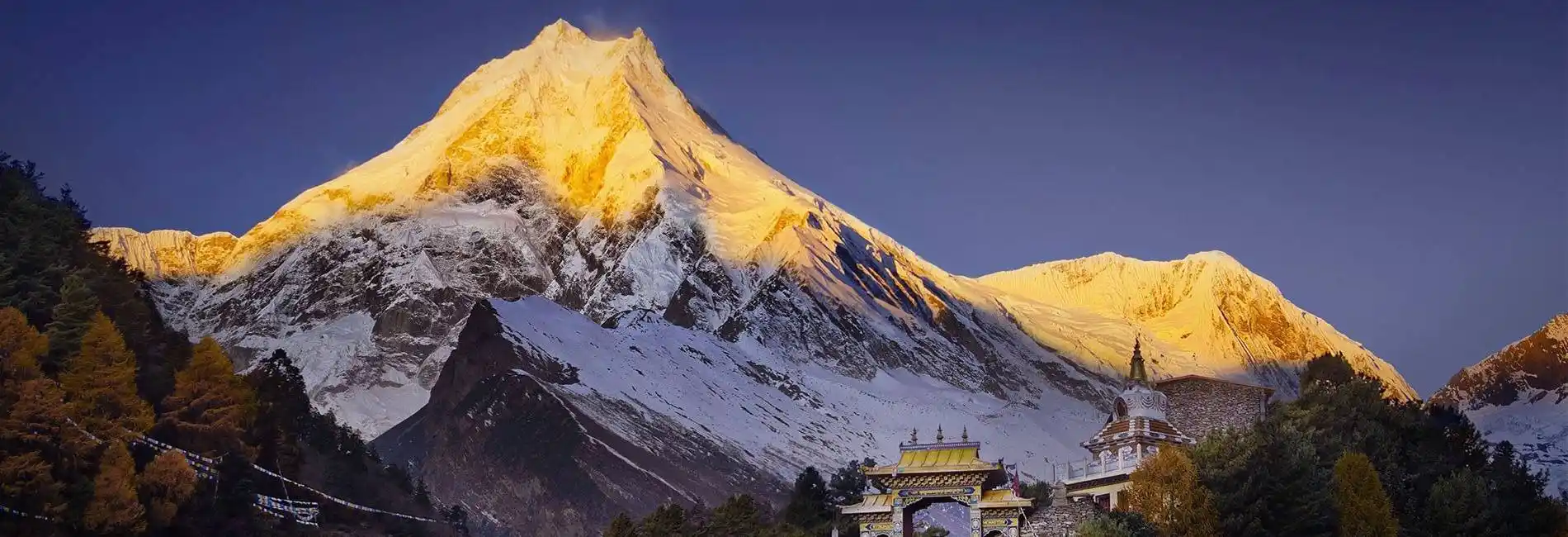 mount manaslu stands at an altitude of 8163m
