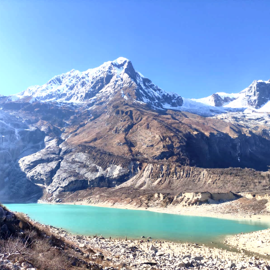 manaslu circuit trek takes place at 5160m